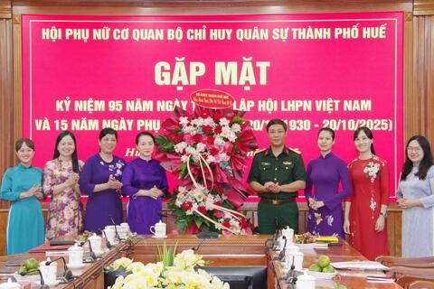 Hội phụ nữ cơ quan Bộ CHQS thành phố Huế: Gặp mặt nhân kỷ niệm 95 năm ngày thành lập Hội Phụ nữ Việt Nam 20/10