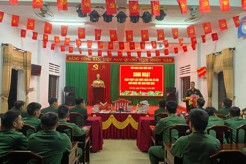 Tiểu đoàn Tăng Thiết giáp 3 tổ chức Ngày Pháp luật nước Cộng hòa xã hội chủ nghĩa Việt Nam năm 2025