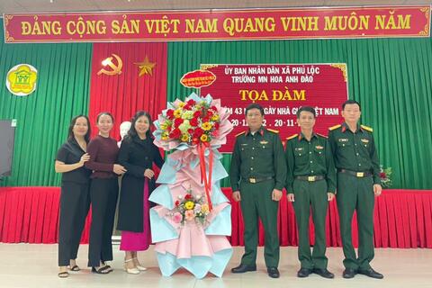 Đảng ủy, Ban Chỉ huy Phòng thủ Khu vực 3 - Phú Lộc thăm và chúc mừng các trường nhân ngày nhà giáo Việt Nam 20/11