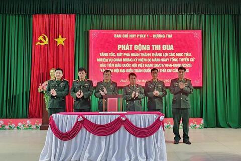 Ban Chỉ huy Phòng thủ Khu vực 1 – Hương Trà sơ kết đợt thi đua cao điểm “Phất cao cờ hồng Tháng Tám – Thi đua giành 3 nhất”