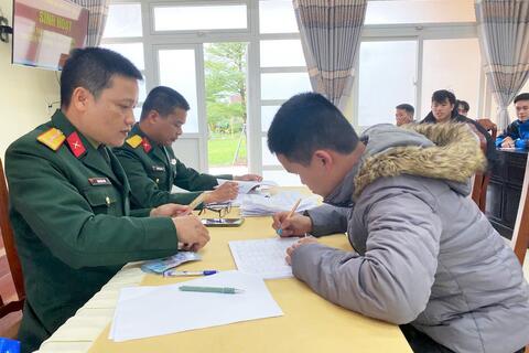 Ban Chỉ huy Phòng thủ khu vực 3 - Phú Lộc tổ chức sinh hoạt và chi trả phụ cấp chức vụ chỉ huy và sắp xếp vào các đơn vị lực lượng dự bị động viên.