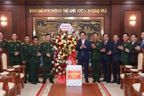 Chủ tịch UBND thành phố thăm, chúc mừng Ban Chỉ huy PTKV 1 – Hương Trà
