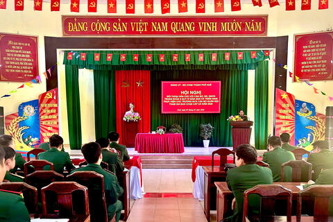 Đảng uỷ - Bộ CHQS thành phố Huế đối thoại dân chủ Quý IV năm 2025 với cán bộ, sĩ quan, quân nhân chuyên nghiệp Trung đoàn 6