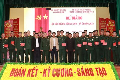 Bộ CHQS thành phố Bế giảng lớp bồi dưỡng tiếng Pa Cô – Tà Ôi năm 2025