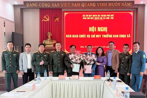 Những ngày đầu làm việc tại Ban CHQS xã, phường của sĩ quan Quân đội chính quy.
