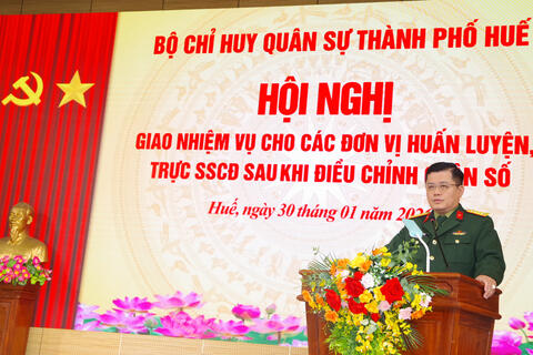 Bộ CHQS thành phố Huế giao nhiệm vụ quân số tăng cường cho các đơn vị sẵn sàng chiến đấu