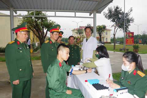 Bộ CHQS thành phố Huế khám phúc tra sức khỏe cho 280 chiến sĩ mới nhập ngũ năm 2026