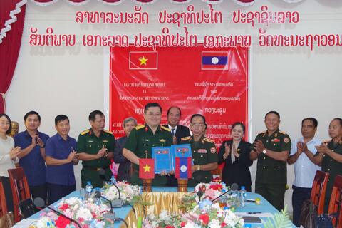 Ban chỉ đạo 515 thành phố Huế hội đàm ký kết phối hợp công tác tìm kiếm, quy tập hài cốt liệt sĩ với Ban công tác đặc biệt tỉnh Se Kong - Lào