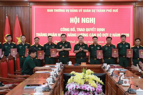 Đảng ủy quân sự thành phố Công bố, trao quyết định thăng quân hàm, Sĩ quan đợt 2 năm 2026.