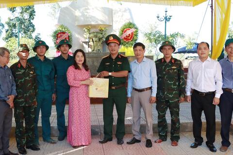 Phường Phong Thái tổ chức lấy mẫu hài cốt liệt sĩ tại Nghĩa trang Liệt sĩ Phong Sơn