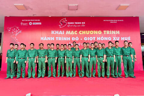 Đoàn Thanh niên Bộ CHQS thành phố Huế tham gia chương trình “Hành trình Đỏ - Giọt hồng xứ Huế” lần thứ IX năm 2026