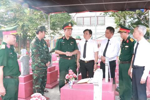 Ban Chỉ đạo triển khai lấy 811 mẫu hài cốt liệt sĩ tại Nghĩa trang Liệt sĩ xã Hưng Lộc và xã Khe Tre.