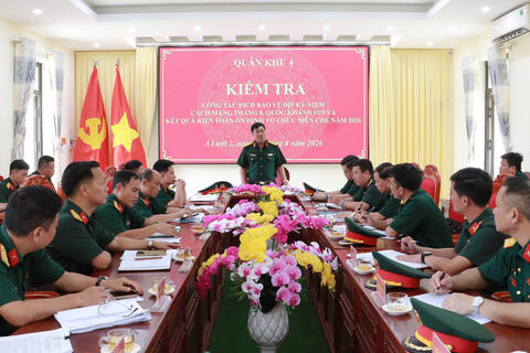 Quân khu 4 kiểm tra công tác sẵn sàng chiến đấu tại các đơn vị Bộ CHQS thành phố