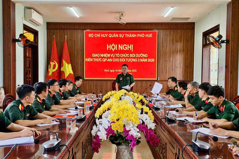 Bộ CHQS thành phố Huế giao nhiệm vụ bồi dưỡng kiến thức Quốc phòng và An ninh đối tượng 3 năm 2026
