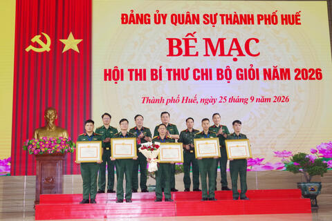 Đảng uỷ quân sự thành phố Huế nâng cao năng lực lãnh đạo của đội ngũ bí thư chi bộ