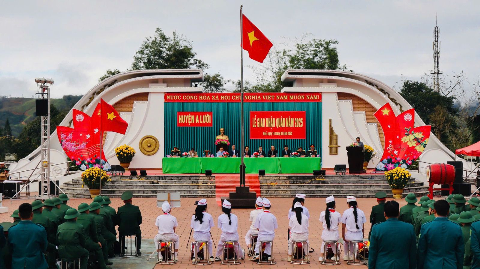 Huyện A Lưới tưng bừng ngày hội tòng quân