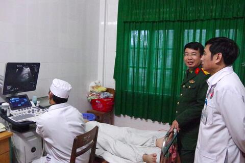 Ban Chỉ huy Phòng thủ Khu vực 2 - A Lưới phối hợp khám sức khỏe nghĩa vụ quân sự năm 2026