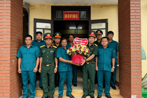 Đảng ủy, Ban CHPT Khu vực 2 - A Lưới 2 thăm hỏi động viên các Ban CHQS xã trên địa bàn