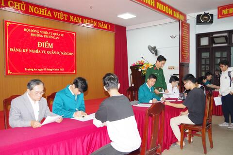 Quận Thuận Hoá: Tổ chức đăng ký độ tuổi sẵn sàng nhâp ngũ năm 2025