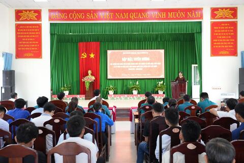 Ban CHQS thị xã Hương Trà tổ chức gặp mặt, tuyên dương lực lượng tham gia diễu binh, diễu hành Lễ kỷ niệm 50 năm ngày giải phóng miền nam, thống nhất đất nước.