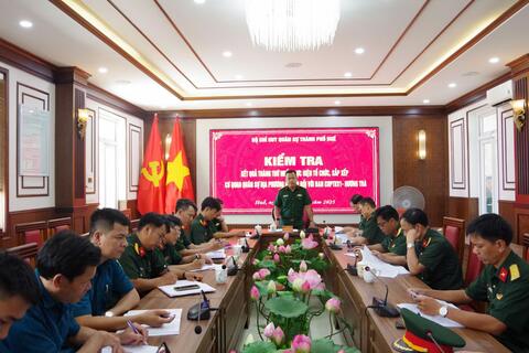 Bộ chỉ huy quân sự thành phố Huế kiểm tra kết quả tháng thứ nhất về tổ chức, sắp xếp cơ quan quân sự địa phương tại Ban chỉ huy PTKV 1 - Hương Trà và Ban chỉ huy quân sự phường Hương Trà