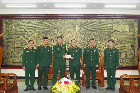 CHQS tỉnh Quảng trị  Thăm chúc tết cán bộ, chiến sĩ Lực lượng vũ trang tỉnh Thừa Thiên Huế