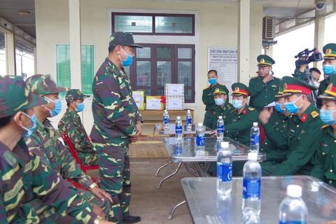 Bộ CHQS tỉnh Salavan (Lào) hỗ trợ khắc phục hậu quả bão, lụt cho các đơn vị Quân sự, Biên phòng Thừa Thiên Huế, Quảng Trị