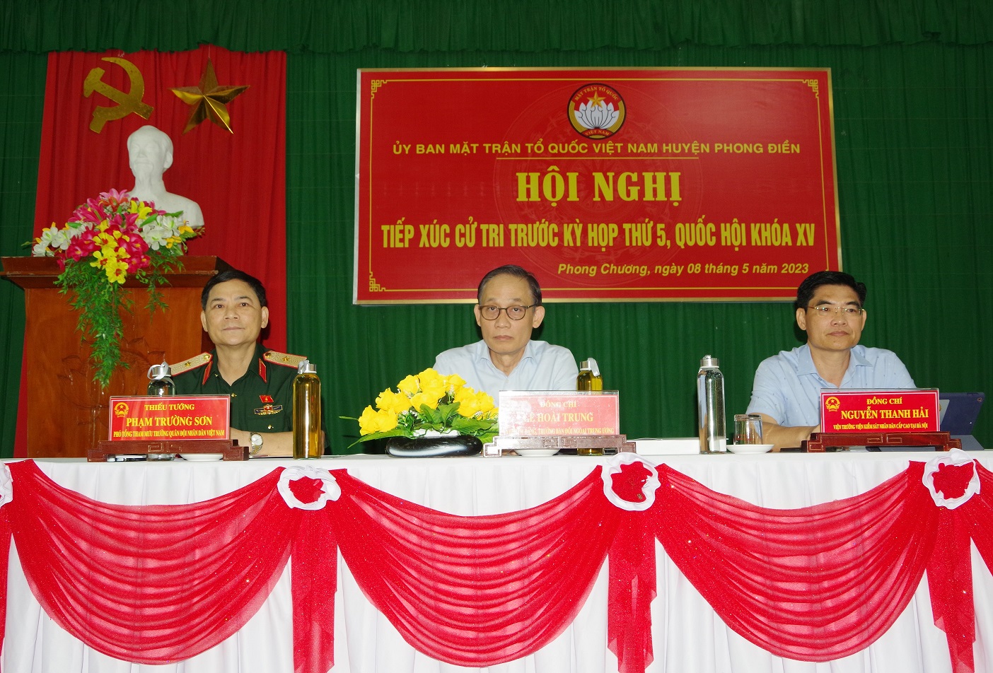 Thiếu tướng Phạm Trường Sơn tiếp xúc cử tri tại tỉnh Thừa Thiên Huế