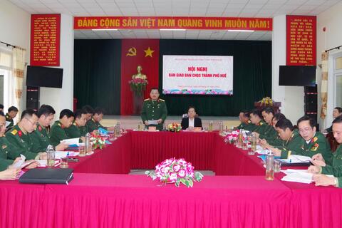 Bộ CHQS tỉnh Thừa Thiên Huế bàn giao Ban CHQS Thành phố Huế
