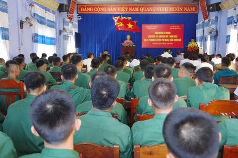 Sư đoàn 968 – Quân khu 4 Trên 100 cán bộ, chiến sĩ tham gia xây dựng nông thôn mới tại huyện Phú Vang