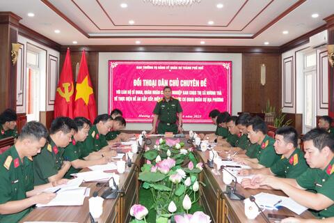 Đối thoại  nắm bắt tâm tư, nguyện vọng cán bộ, chiến sĩ trước khi sắp xếp, điều chỉnh tổ chức cơ quan quân sự địa phương.