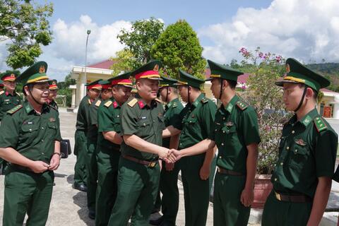 Bộ CHQS thành phố Huế Kiểm tra kết quả thực hiện nhiệm vụ quân sự quốc phòng các đơn vị tuyến biên giới A Lưới