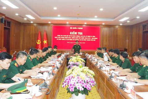 Bộ quốc phòng kiểm tra công tác sẵn sàng chiến đấu tại Bộ CHQS Thành phố Huế