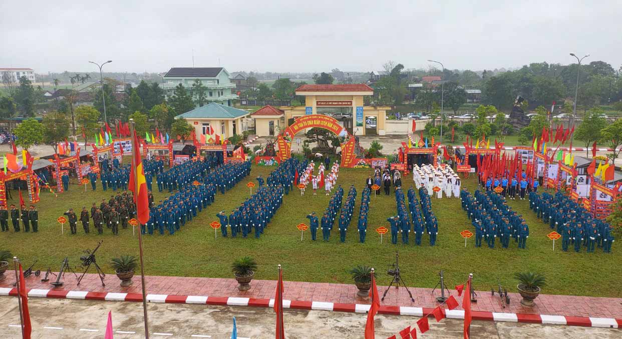 Lực lượng vũ trang Thị xã Hương Trà sôi nổi ngày lễ ra quân huấn luyện năm 2024