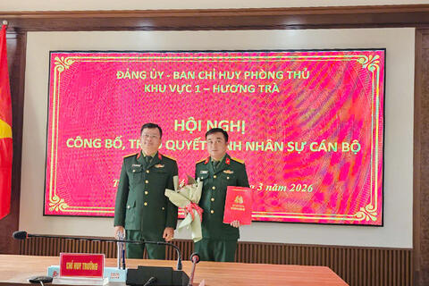 Ban Chỉ huy Phòng thủ khu vực 1 – Hương Trà trao quyết định nhân sự cán bộ năm 2026