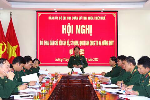 Đảng ủy, Bộ CHQS tỉnh đối thoại dân chủ với cán bộ, nhân viên Ban CHQS thị xã Hương Thủy