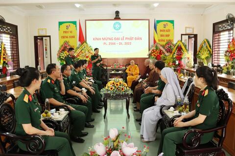 Đảng ủy, Bộ Chỉ huy quân sự tỉnh, Bộ Chỉ huy Bộ đội Biên phòng tỉnh Thừa Thiên Huế: Thăm, chúc mừng Phật đản đến Ban Trị sự Phật giáo Việt Nam tỉnh