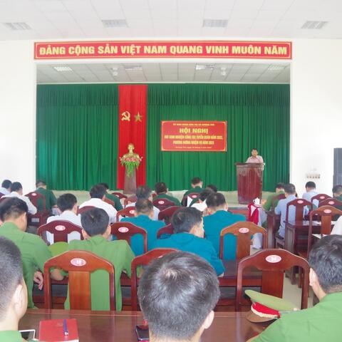 Thị xã Hương Trà rút kinh nghiệm công tác tuyển quân năm 2022