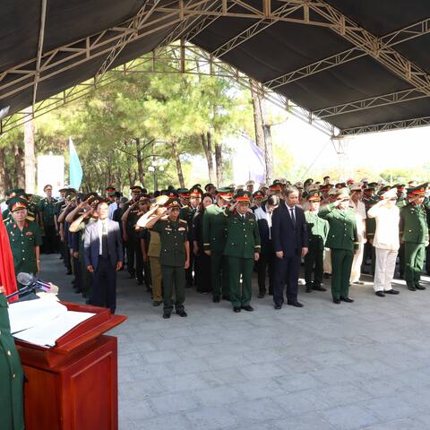 Thành phố Huế long trọng tổ chức Lễ truy điệu và an táng 10 hài cốt liệt sĩ hy sinh trên đất bạn Lào
