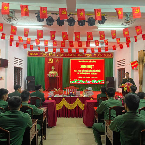 Tiểu đoàn Tăng Thiết giáp 3 tổ chức Ngày Pháp luật nước Cộng hòa xã hội chủ nghĩa Việt Nam năm 2025