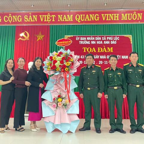 Đảng ủy, Ban Chỉ huy Phòng thủ Khu vực 3 - Phú Lộc thăm và chúc mừng các trường nhân ngày nhà giáo Việt Nam 20/11