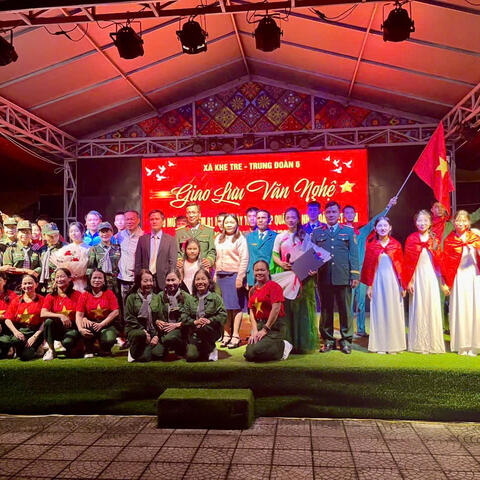 Trung đoàn 6 - Xã Khe Tre giao lưu văn nghệ "Thắm tình quân dân"