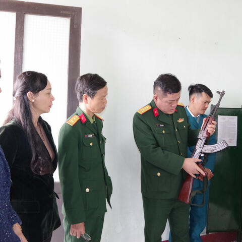 Bộ CHQS Thành phố Huế kiểm tra kết quả bước đầu triển khai thực hiện chủ trương đưa Bộ đội chính quy về tham gia Ban CHQS cấp xã