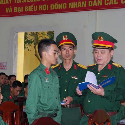 Bộ CHQS thành phố Huế kiểm tra, nắm tình hình tháng đầu ra quân huấn luyện