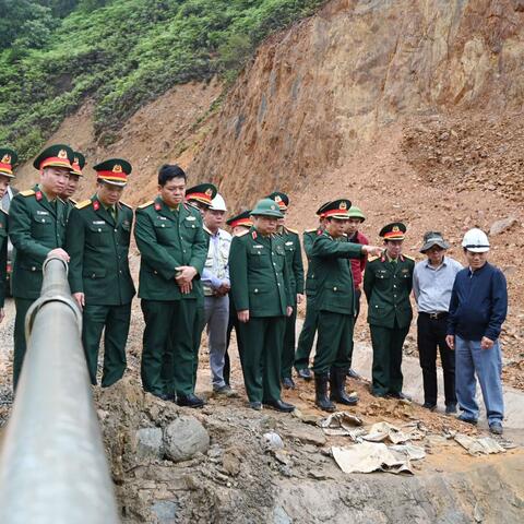 Bộ Tư lệnh Quân khu 4 kiểm tra tiến độ thi công đường 74 Nam Đông – A Lưới