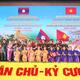 Đoàn văn công Quân đội nhân dân Lào giao lưu, biểu diễn tại Bộ CHQS thành phố Huế