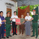 Thành phố Huế: Tặng quà cho các gia đình chính sách, hộ nghèo, có hoàn cảnh đặc biệt khó khăn tại xã Nam Đàn, tỉnh Nghệ An