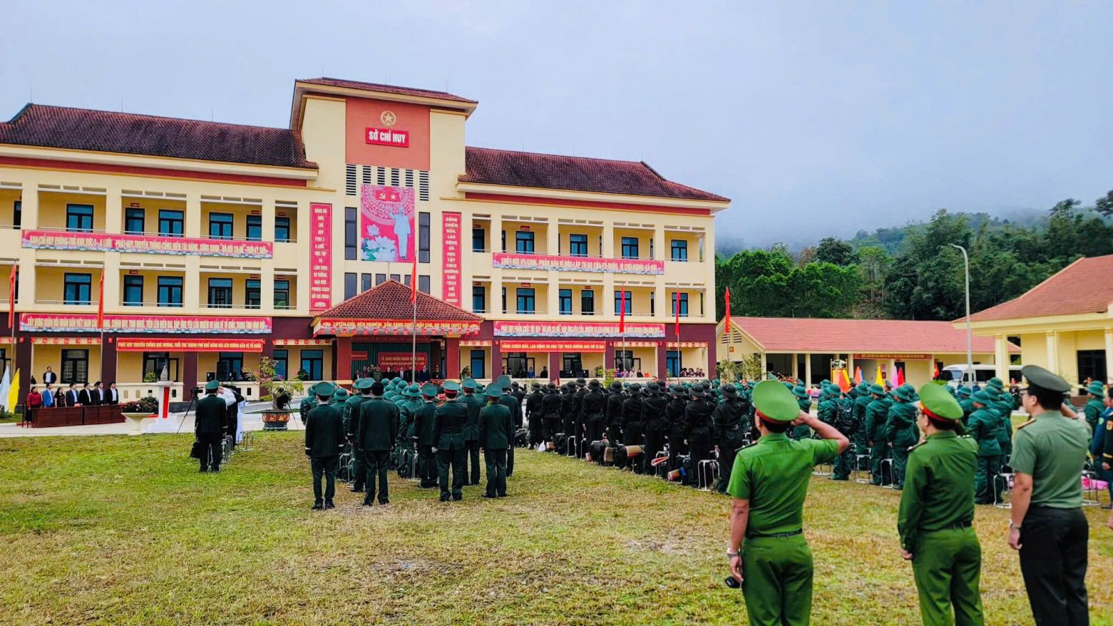 Ban Chỉ huy phòng thủ khu vực 2 - A Lưới giao quân nhanh, gọn, an toàn