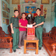 Ban CHPTKV 2 - A Lưới trao quà của Bộ Quốc phòng tặng gia đình quân nhân có hoàn cảnh đặc biệt khó khăn nhân dịp 80 năm Quốc khánh