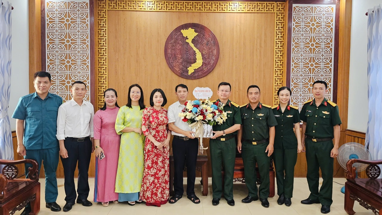Đảng ủy, Ban chỉ huy PTKV 1 - Hương Trà thăm hỏi, chúc mừng Đảng ủy, Uỷ ban Nhân dân, Ban CHQS các xã, phường mới thành lập trên địa bàn